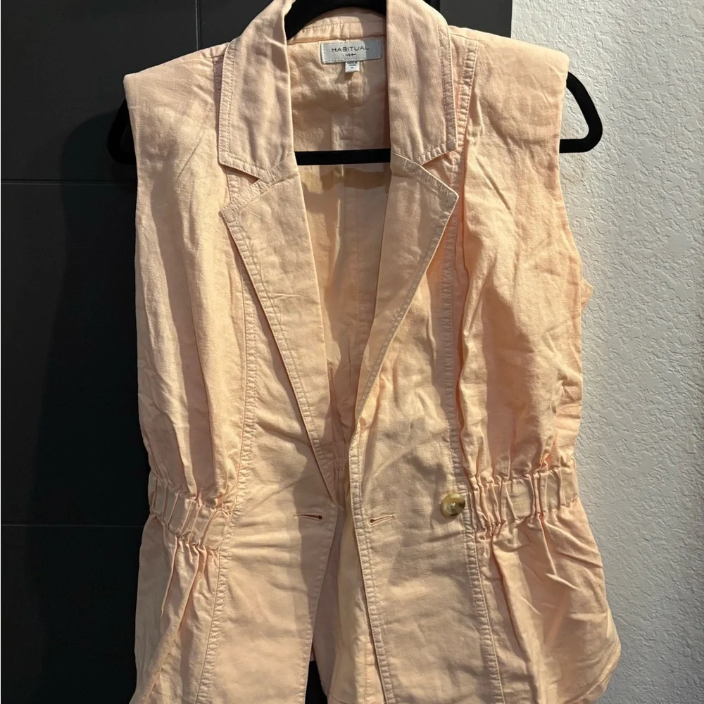 Habitual Women's Peach Vest - Picture 1 of 3